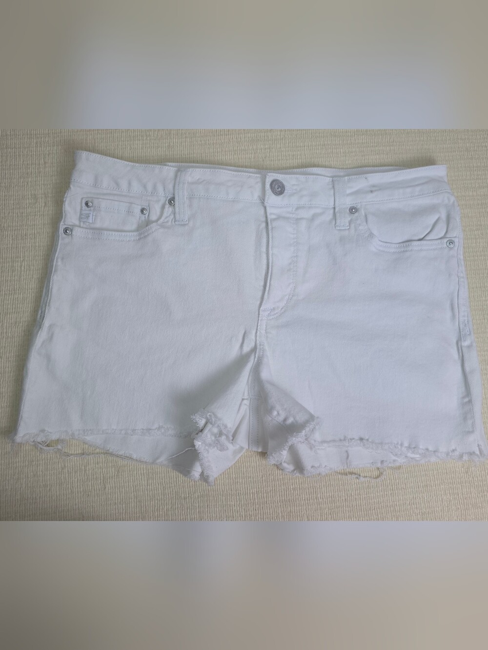 Seven7 White Denim Shorts Womens Size 12 Stretch Mid Rise Frayed Raw Hem